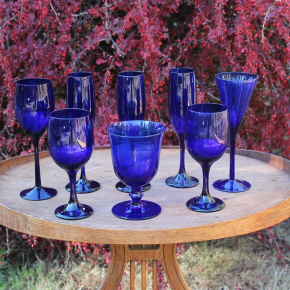 Holiday Cobalt Blue Wine Goblets β Set of 9 β Mismatched β Mid-Century β 6.5"β9" - Picture 4 of 8